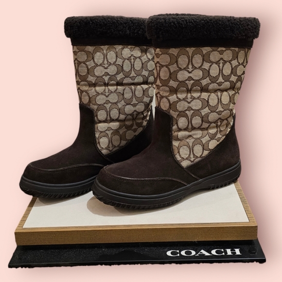 Coach Snow Boots - Picture 3 of 8